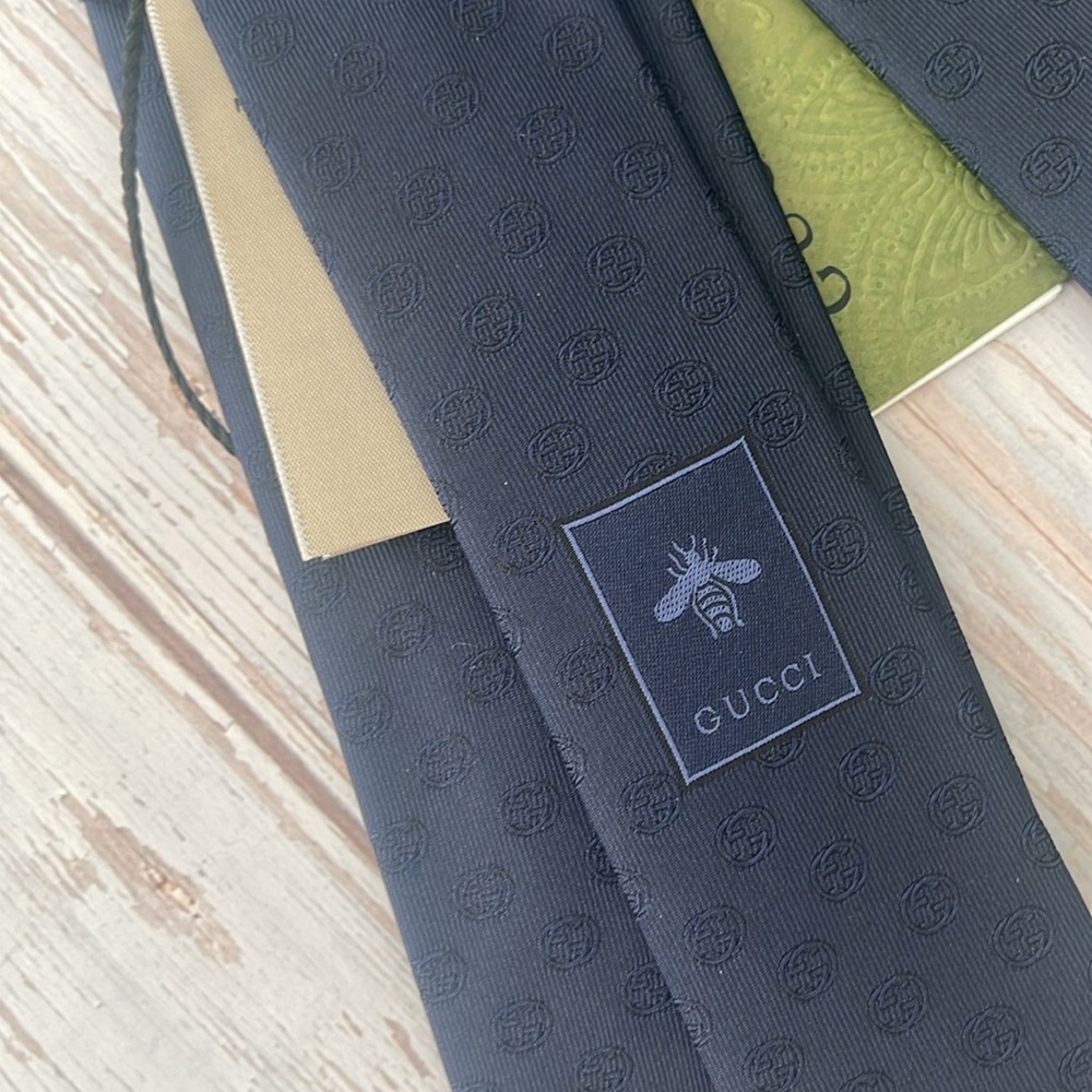$350 NEW Authentic GUCCI Navy Blue Tie gift for him + paper bag GG LOGO - Picture 5 of 13